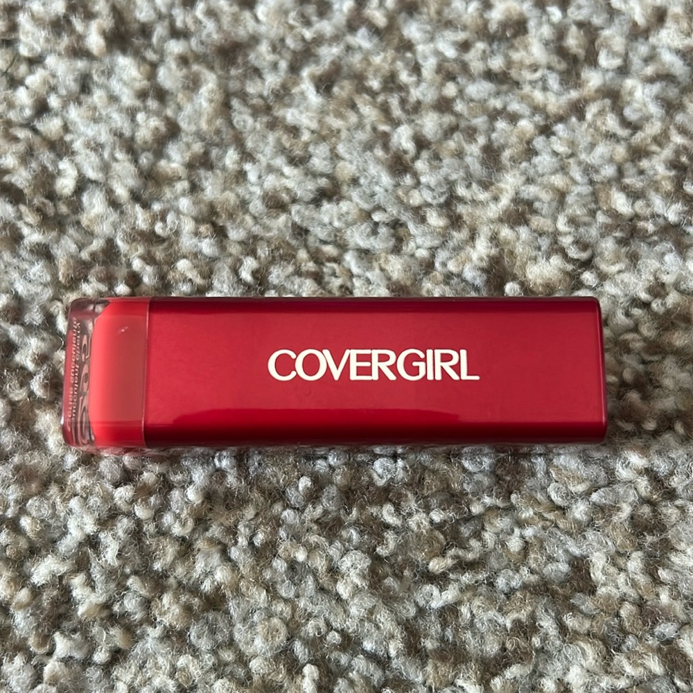 CoverGirl Colorlicious Lipstick in the shade 295 Succulent Cherry - Brand New